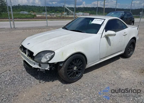2001 Mercedes-Benz Slk 320 z USA, uszkodzony, nr VIN WDBKK65F51F222565